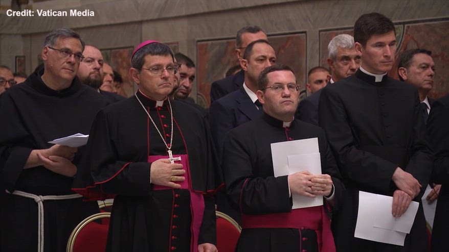 Conclave, il giuramento degli officiali e degli addetti