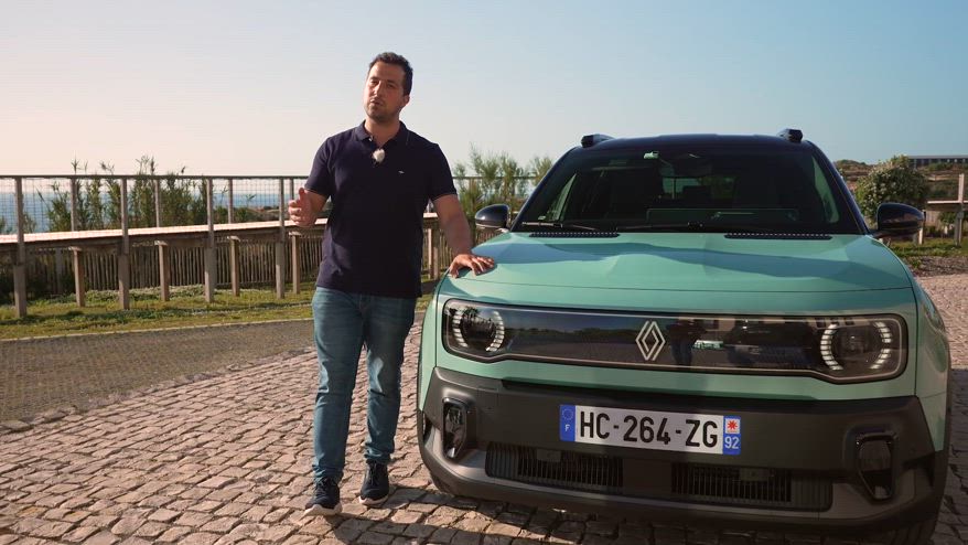 Renault 4 E-Tech Electric: ecco l'auto elettrica versatile
