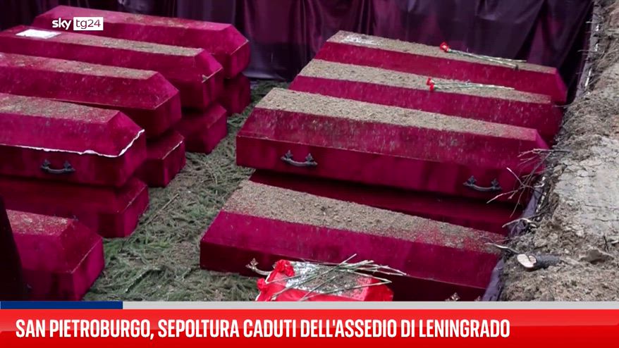 San Pietroburgo, sepoltura caduti dell'assedio di Leningrado