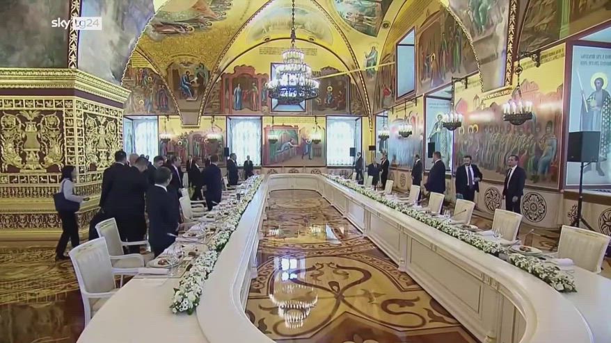 Putin e Xi Jinping nella sala banchetti degli zar