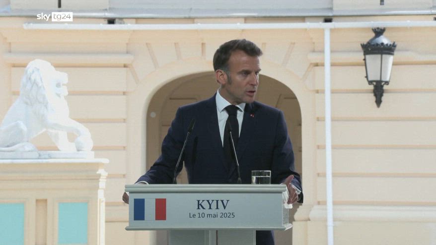 Guerra Ucraina, Macron: sanzioni a Mosca se viola tregua