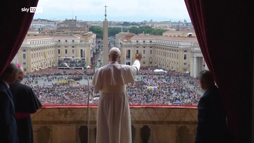 Papa Leone XIV, il primo Regina Caeli da Piazza San Pietro