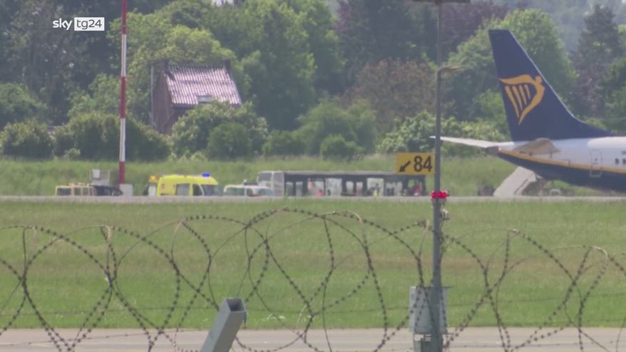 Belgio, allarme bomba su volo Ryanair a Charleroi