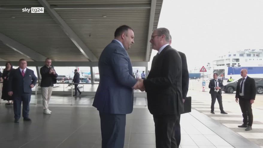 Immigrazione illegale, premier Uk Starmer in Albania