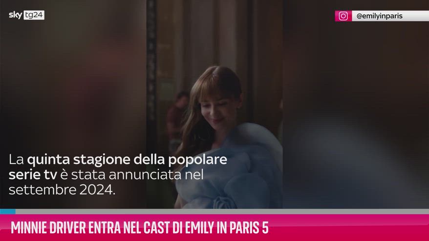 VIDEO Minnie Driver entra nel cast di Emily in Paris 5