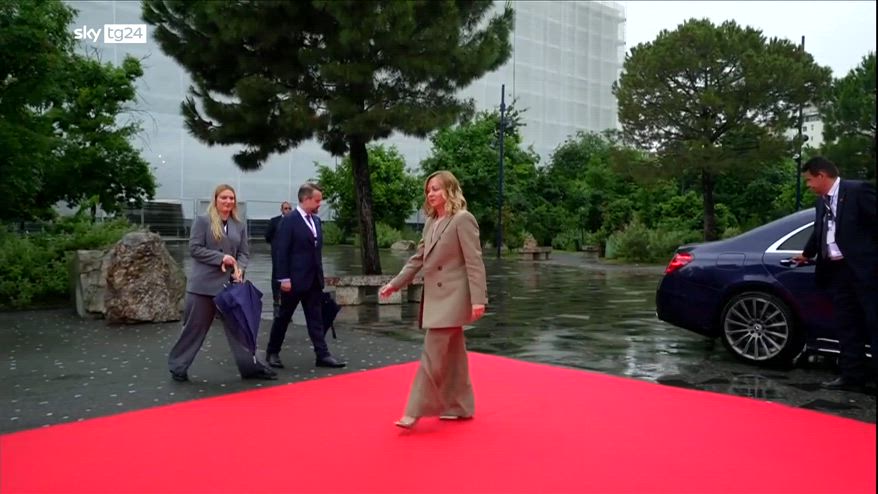 Opposizioni: Meloni a Tirana? un fantasma. Italia senza voce