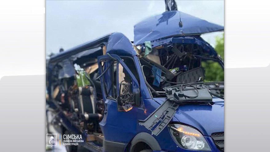 Ucraina, attacco russo su minibus, 9 morti e diversi feriti