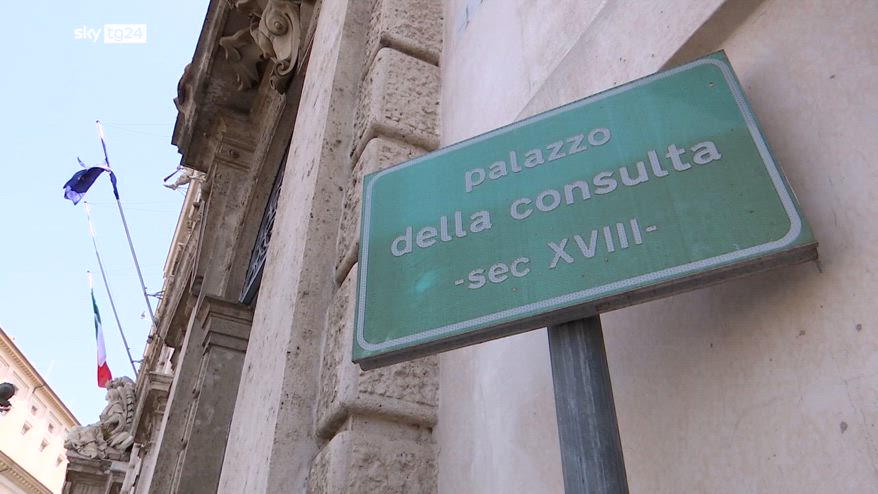 Consulta: ok al riconoscimento figli di coppie lesbiche