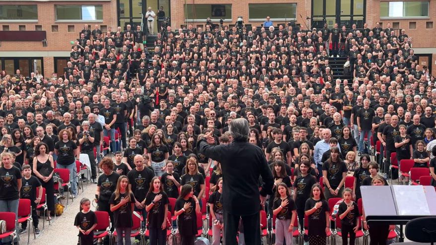 Ravenna, Riccardo Muti dirige l'inno di Mameli