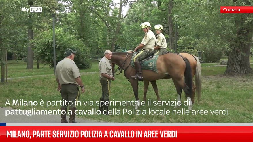 Milano, parte servizio Polizia a cavallo in aree verdi