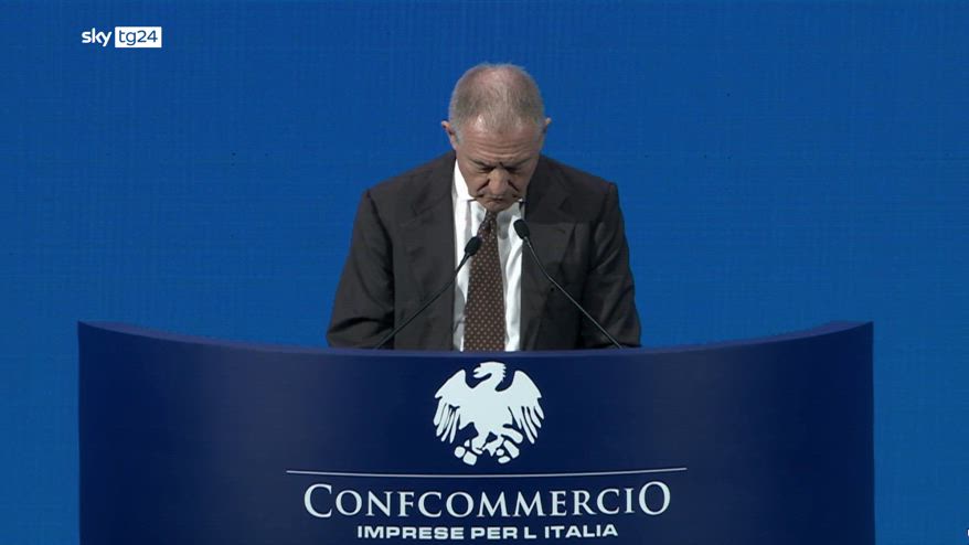 Confcommercio, Urso: nave Italia stabile, tiene il mare