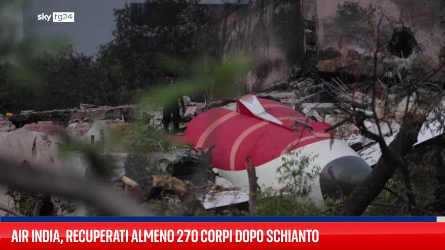 Air India, recuperati almeno 270 corpi dopo schianto