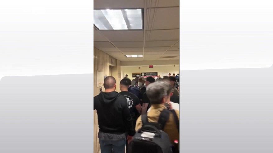 Candidato sindaco New York arrestato da agenti immigrazione