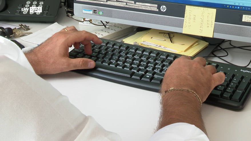 Giornata contro discorsi d'odio, Segre: solo la pace può vincere l'odio