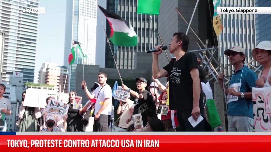 Tokyo, proteste contro attacco Usa in Iran