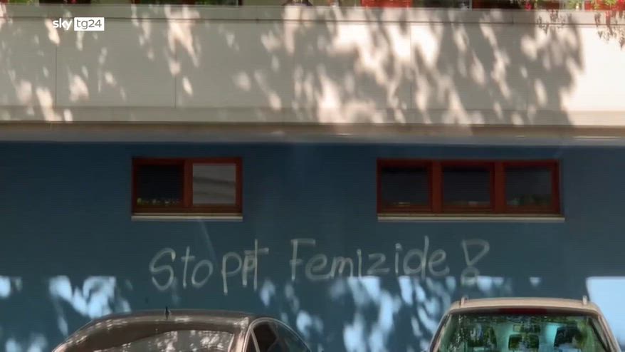 Giallo a Vienna, hostess precipita da finestra di casa