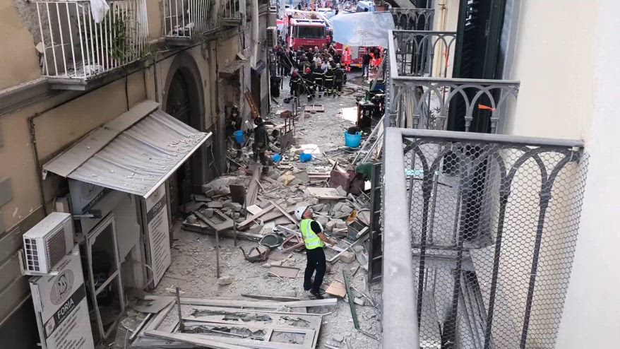 Esplosione a Napoli, un morto e 4 feriti