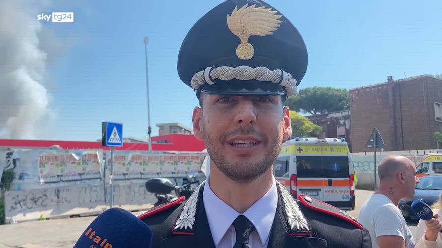 Esplosione Roma, Carabinieri: estratta persona viva da auto