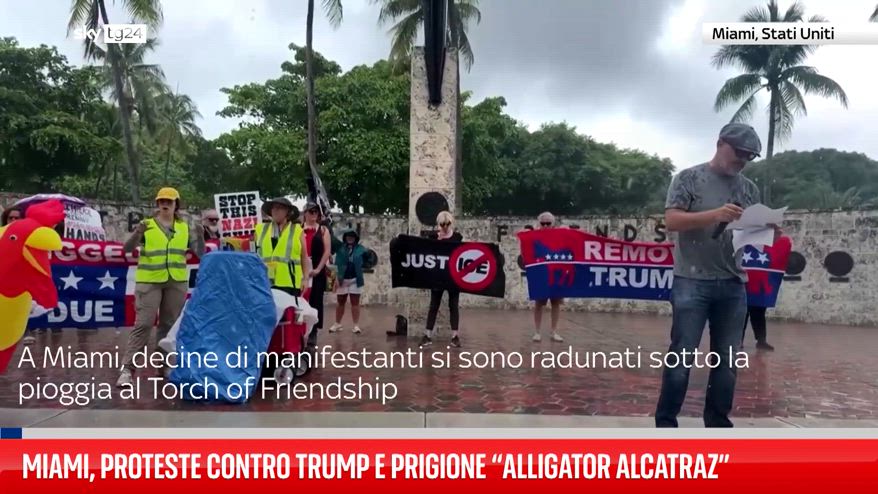 Miami, proteste contro Trump e prigione “Alligator Alcatraz”