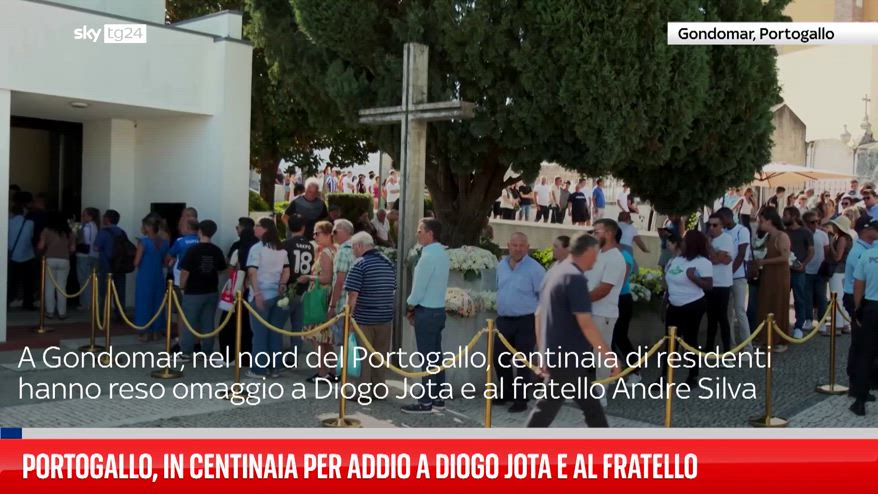 Portogallo, in centinaia per addio a Diogo Jota e a fratello