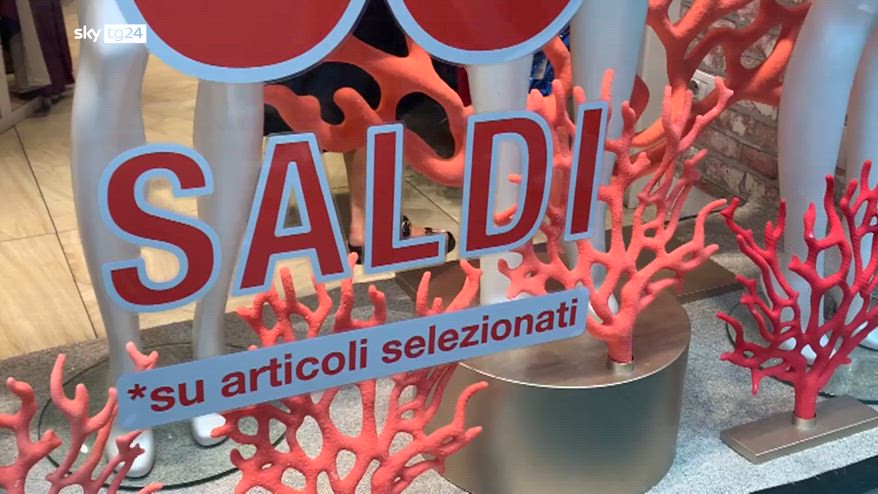 Saldi, avvio a rilento per caldo e pioggia