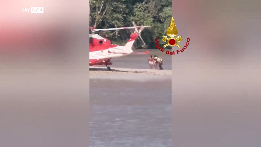 Soccorsi 7 giovani bloccati da piena del Piave su isolotto
