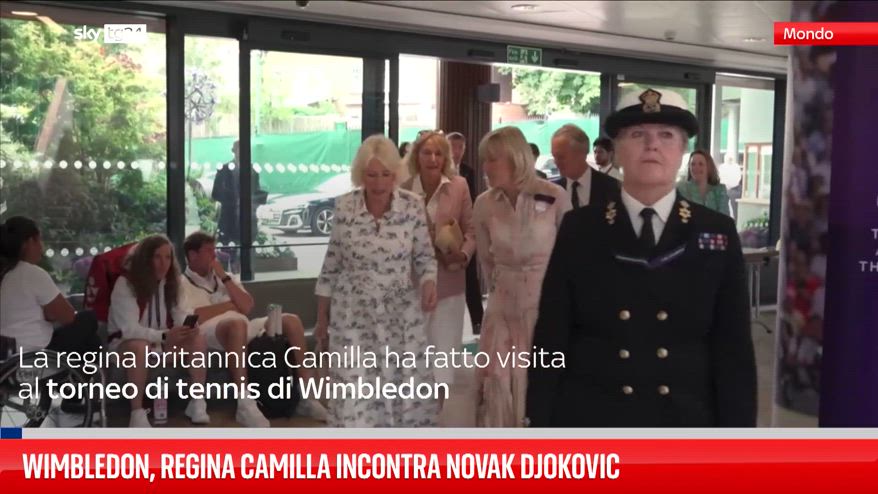 Wimbledon, regina Camilla incontra Novak Djokovic