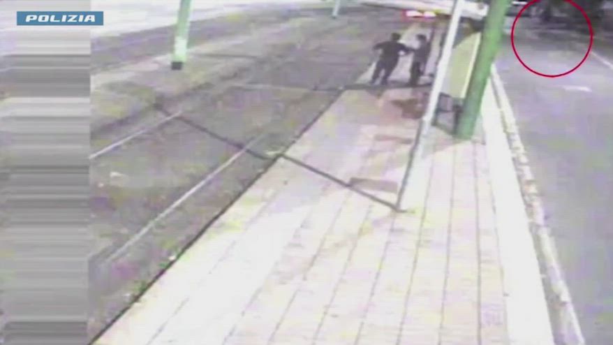 Rapina e accoltellamento a Milano: arrestati fratelli 16enni
