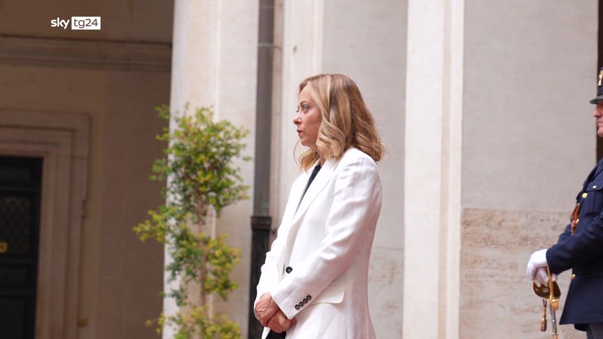 Dazi, governo spinge per trattativa. Opposizioni: strategia fallimentare della Meloni