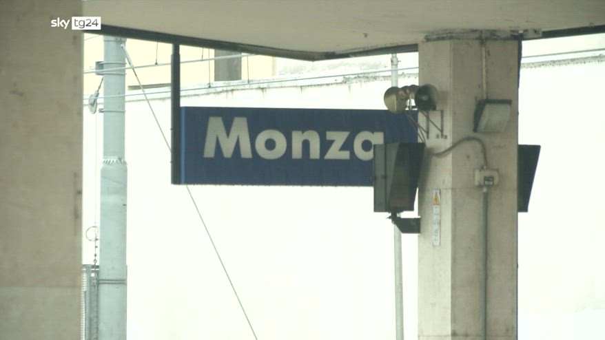 Monza, 13enne adescata sui social e violentata