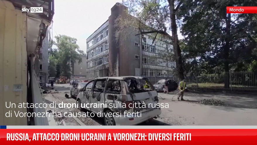 Russia, attacco droni ucraini a Voronezh: diversi feriti