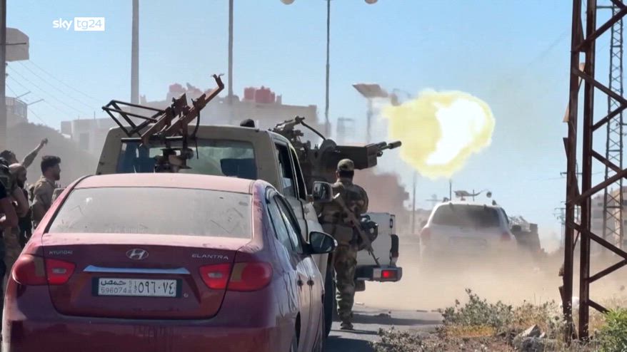 Siria, proseguono gli scontri tra le comunità drusa e beduina | Video Sky - Sky TG24