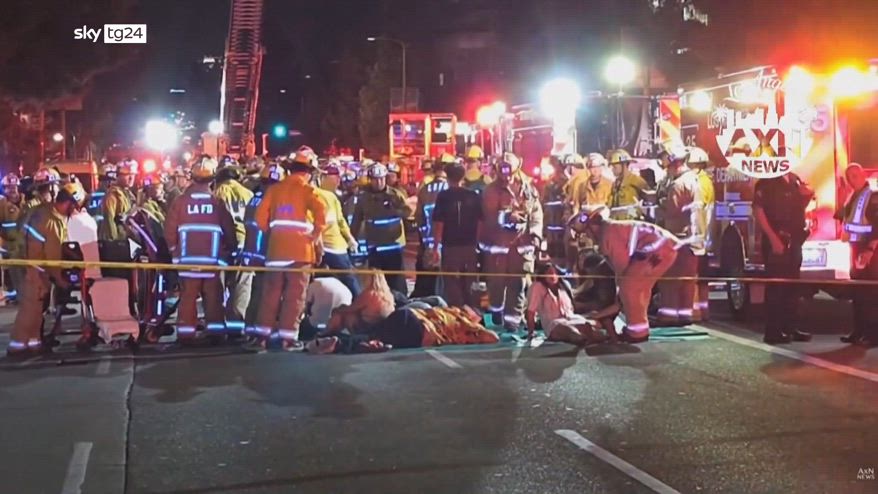 Los Angeles, auto travolge la folla: fermato il responsabile