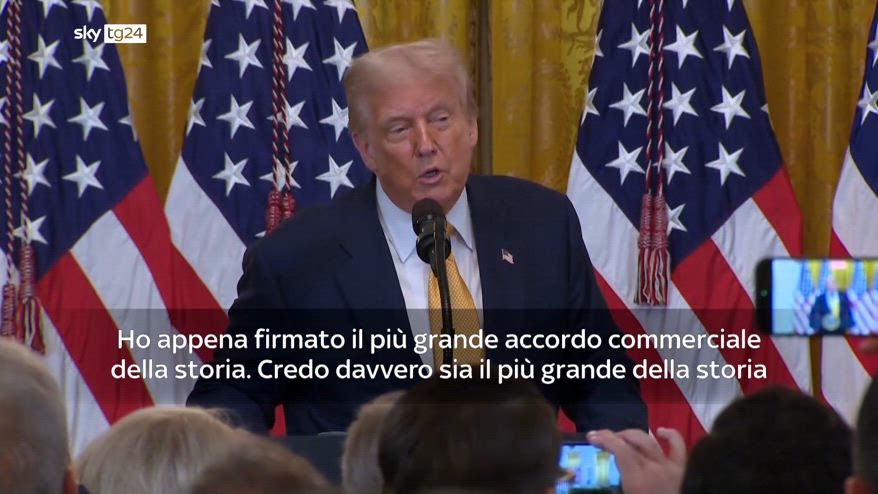 Guerra commerciale, Trump annuncia accordo con Giappone: dazi al 15%