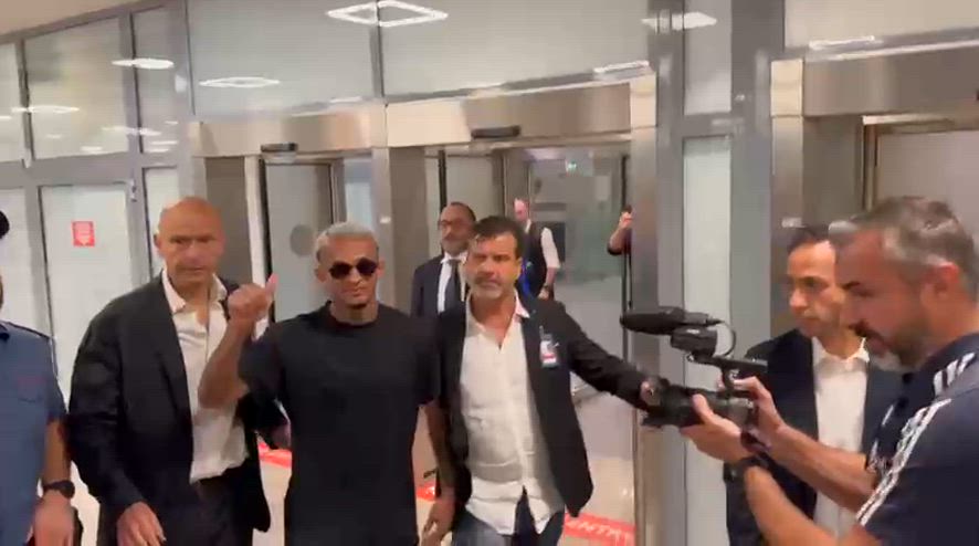 Roma, Wesley è arrivato a Fiumicino: il video