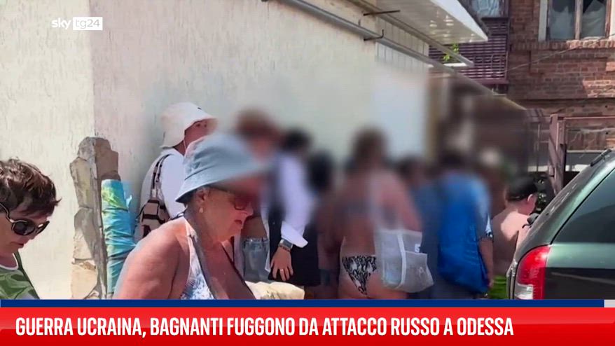 Guerra Ucraina, bagnanti fuggono da attacco russo a Odessa