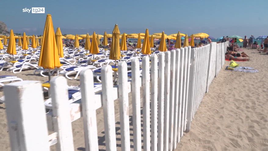 Caro spiagge, a Mondello polemica per l'accesso libero al mare