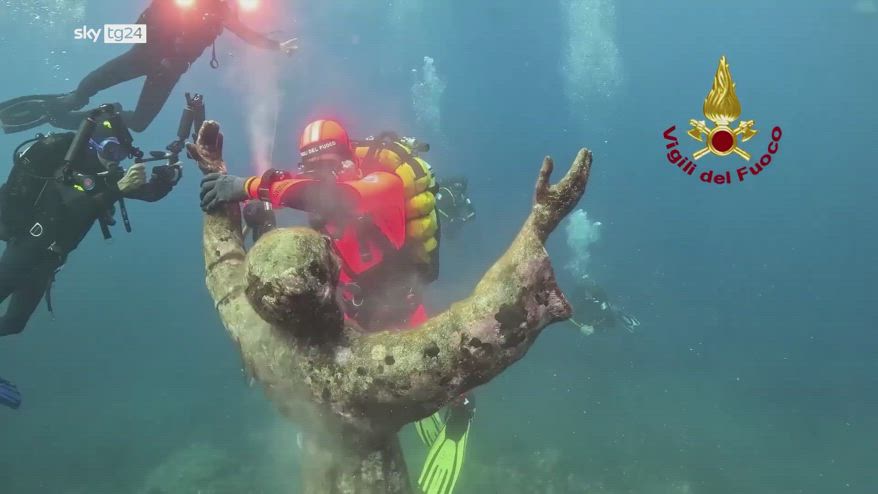 Cristo degli Abissi, manutenzione della statua sott'acqua