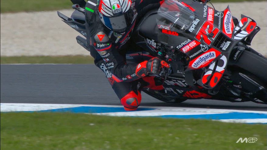 MotoGP, il racconto del venerdì d'Australia: guida Bezzecchi