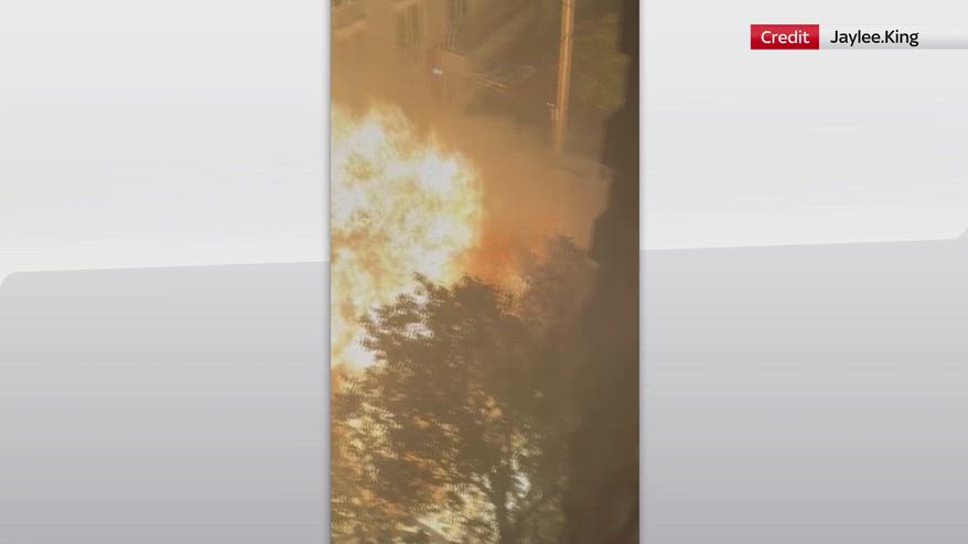 New York, esplosione auto scaglia palla di fuoco: 7 feriti