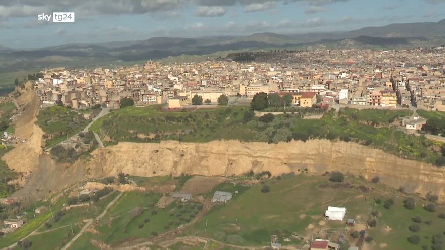 Frana Niscemi, voli ricognizione cc: piano antisciacallaggio