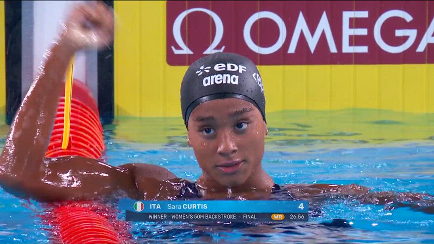 26:56: rivivi l'oro e record del mondo di Sara Curtis
