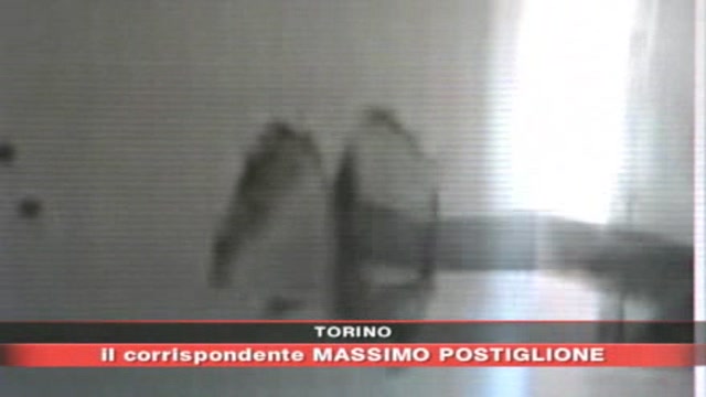 Torino, devastano edificio pubblico