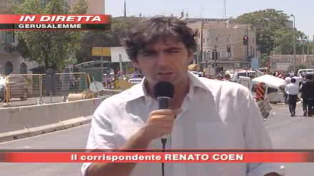 Trattore contro bus a Gerusalemme