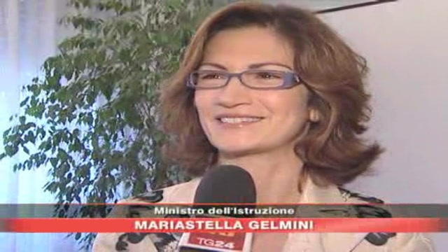 Gelmini: A scuola con il grembiule