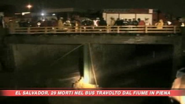 Bus travolto da fiume, 29 morti