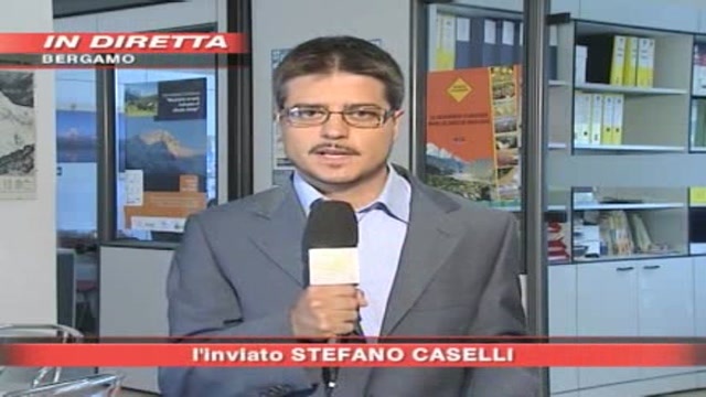 Himalaya, alpinisti tentano discesa