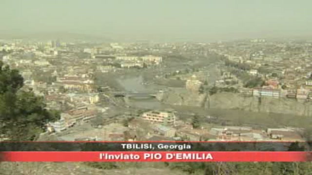 Georgia, tank russi verso Tbilisi