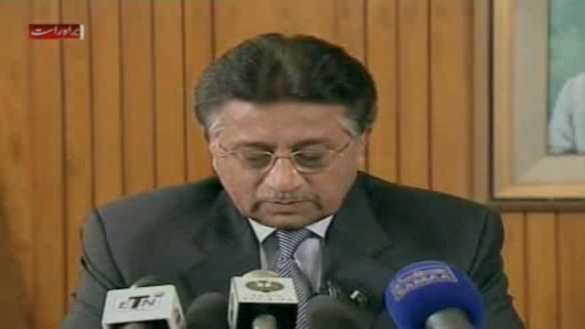 Musharraf, dimissioni a sorpresa 