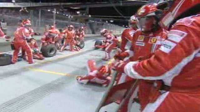 Pit stop, la Ferrari torna all'antico